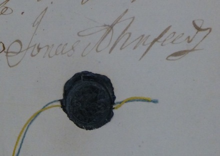 Jonas Ahnfeldts namnteckning och sigill från en trohetsförsäkran till drottning Ulrika Eleonora 1719